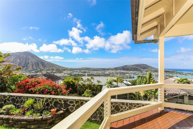 889 Kaohe Pl, Honolulu, HI 96825