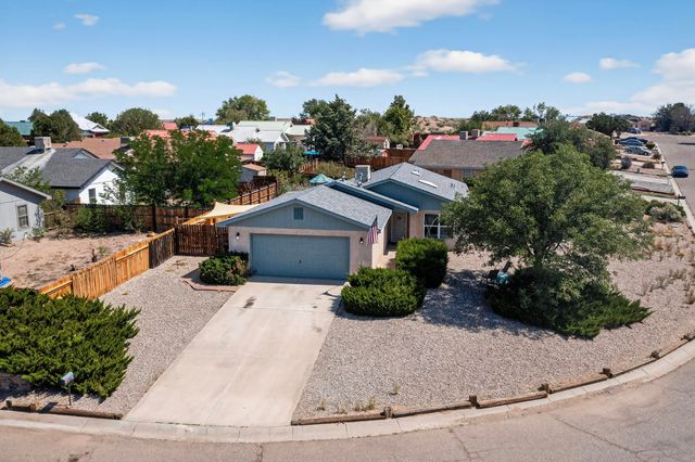 4 Sego Pl, Los Lunas, NM 87031
