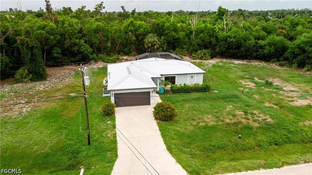 11463 Oakland Dr, Bokeelia, FL 33922