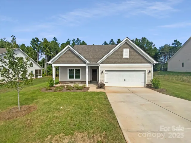 5208 Admirals Lndg, Lancaster, SC 29720