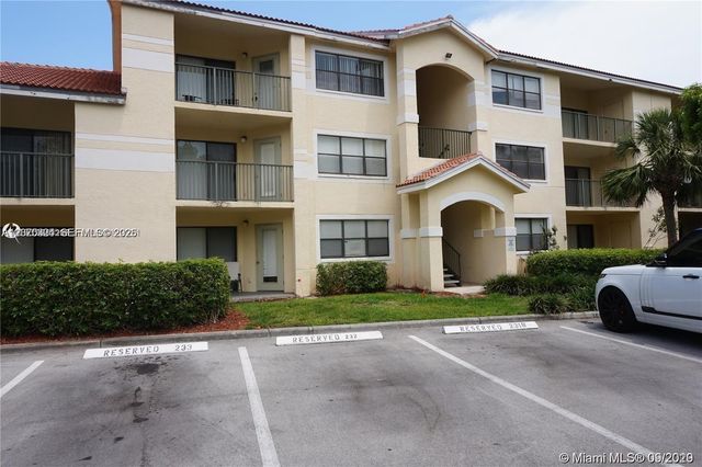 630 S  Park Rd #27-3, Hollywood, FL 33021