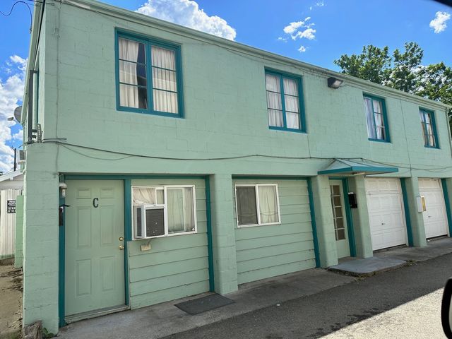 413 1/2 W  Miner St, Yreka, CA 96097