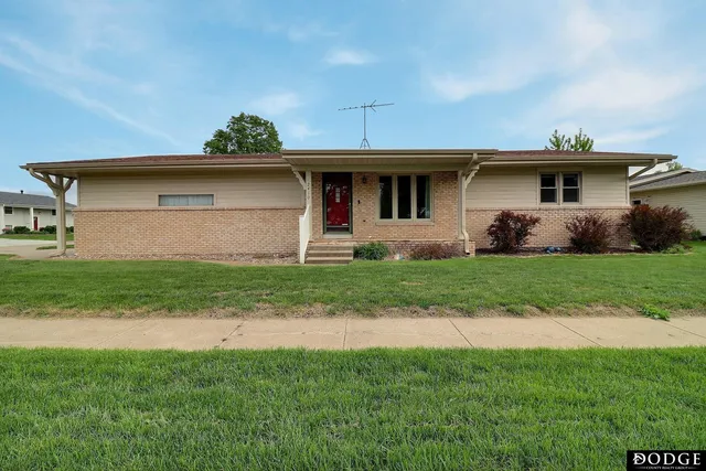 2410 E  1st St, Fremont, NE 68025
