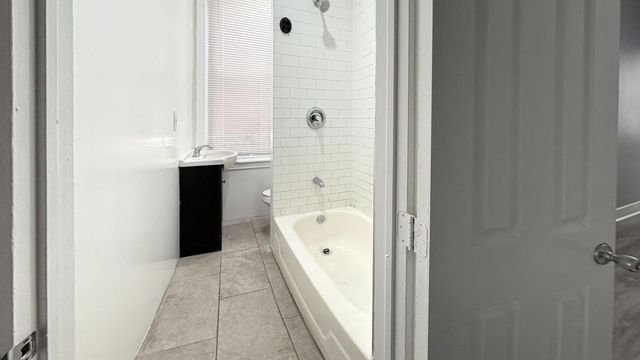 3740 N  Park Ave, Philadelphia, PA 19140