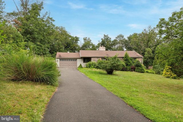 4270 Sunnyside Dr, Doylestown, PA 18902