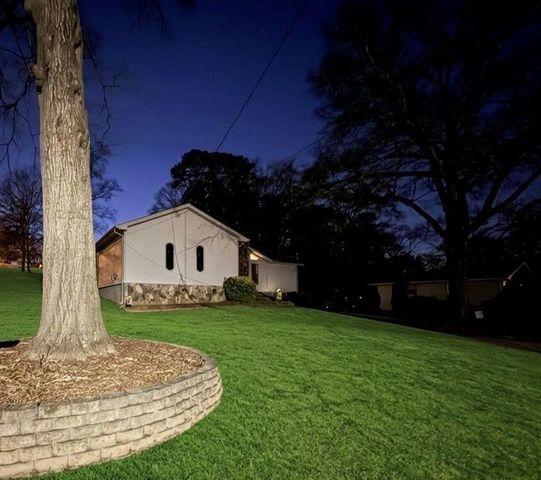 2966 Riviera Dr NW, Conyers, GA 30012