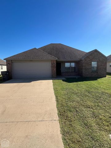 3812 Keeneland Dr, Jonesboro, AR 72404