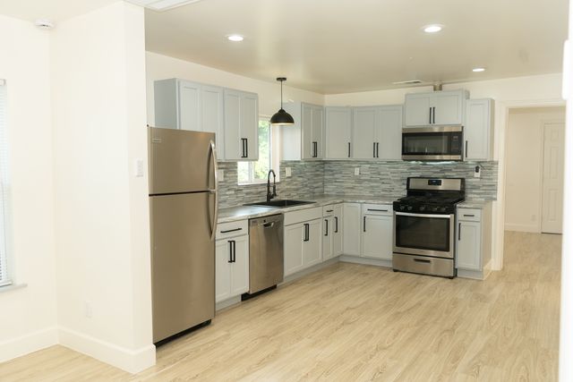 510 N  Denver St, Dallas, TX 75203