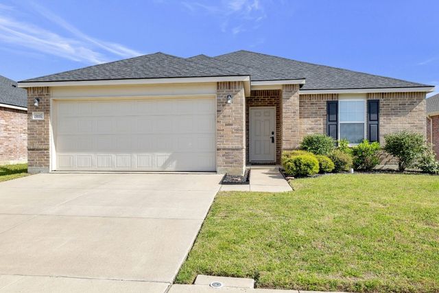5857 Mountain Bluff Dr, Fort Worth, TX 76179