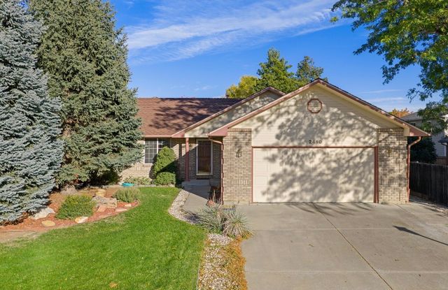 2410 Maplewood Cir, Longmont, CO 80503