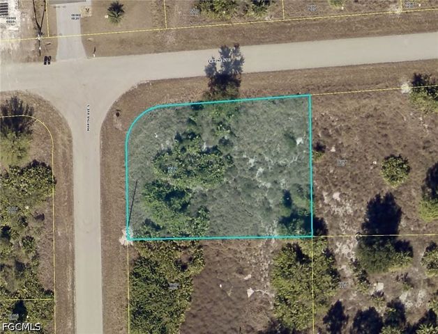 911 Martha Ave S, Lehigh Acres, FL 33974