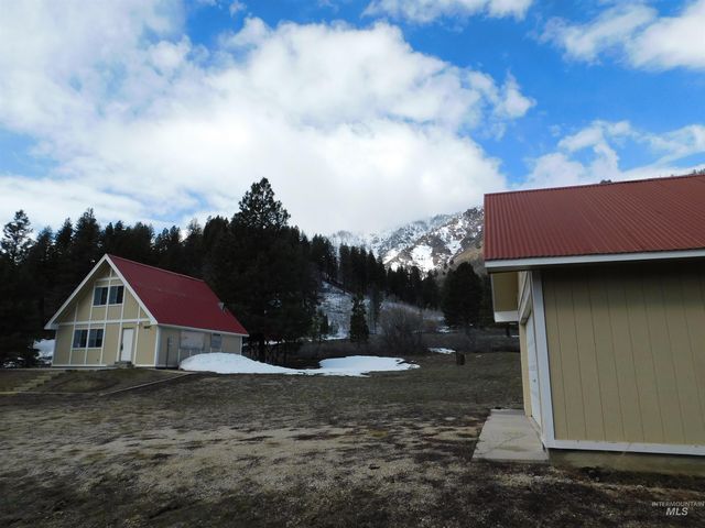1005 N  Pine Featherville Rd, Mountain Home, ID 83647