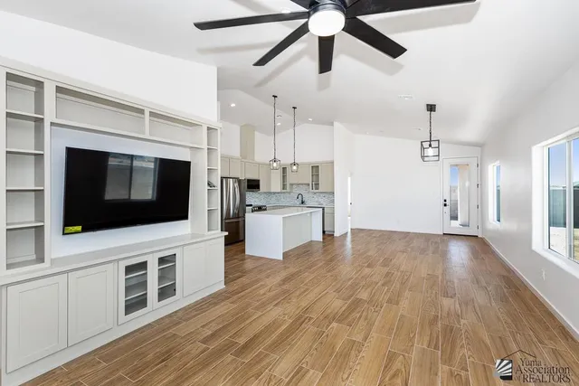 10837 E  45th St, Yuma, AZ 85367