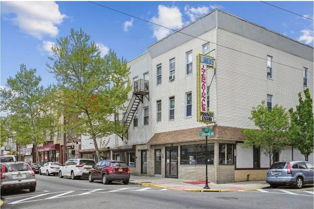 2033 Bergenline Ave #3R, Union City, NJ 07087