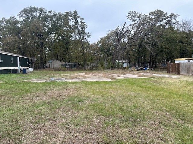 9884 Lake Shore Dr, Wills Point, TX 75169