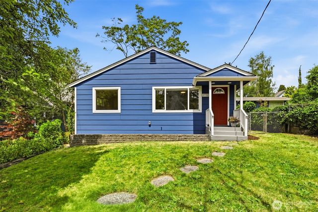 2722 NE Blakeley Street, Seattle, WA 98105