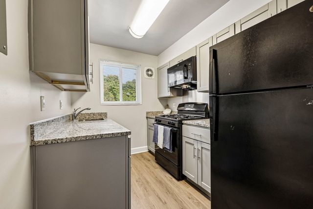 4505 31st St S, Arlington, VA 22206