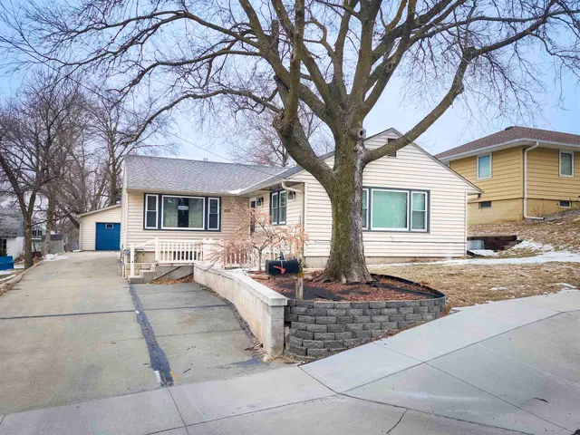 820 E  Sherman St, West Point, NE 68788
