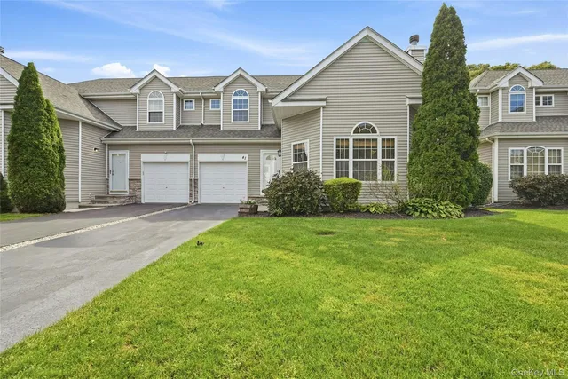 41 Sunflower Ridge Road, South Setauket, NY 11720