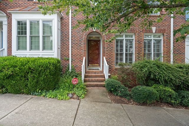 202 Greenview Dr, Chapel Hill, NC 27516