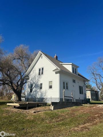 219 S  College St, Agency, IA 52530