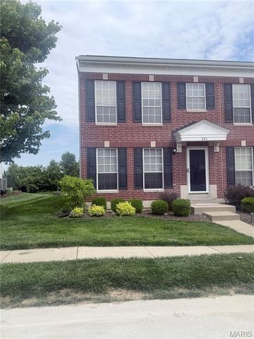 824 Brookmead Dr, O'Fallon, MO 63366