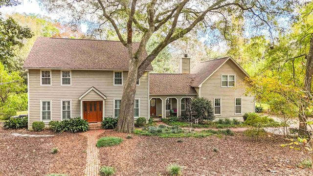 2511 Betton Woods Dr, Tallahassee, FL 32308