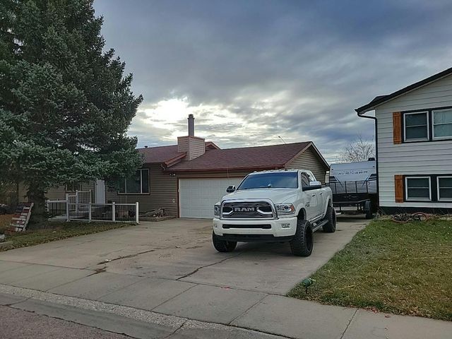 204 Sequoia Dr, Gillette, WY 82718