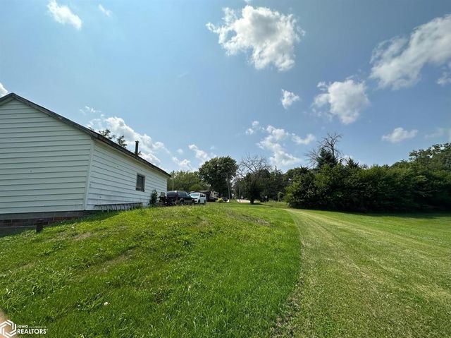 401 S  Attica Rd, Knoxville, IA 50138