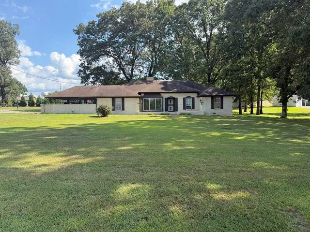 1114 Paris Pike, Mc Kenzie, TN 38201