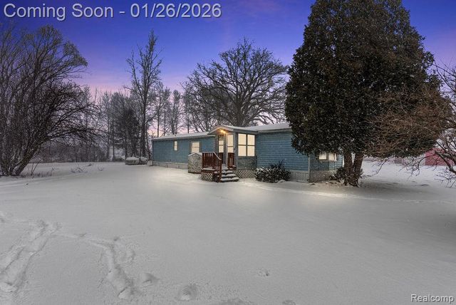 5246 Nicholson Rd, Fowlerville, MI 48836