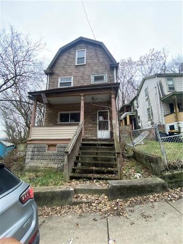 221 Churchill St, Mc Kees Rocks, PA 15136