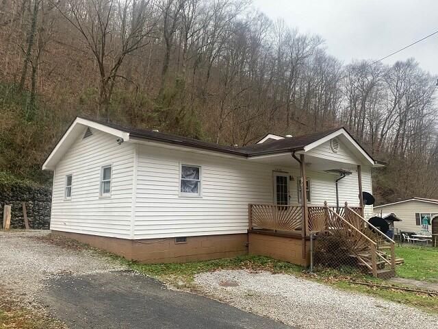 1310 Red Creek Rd, Pikeville, KY 41501