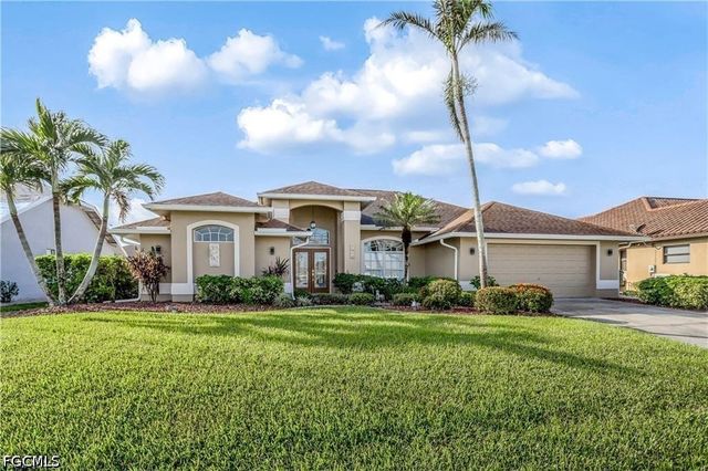 1922 Cape Coral Pkwy W, Cape Coral, FL 33914
