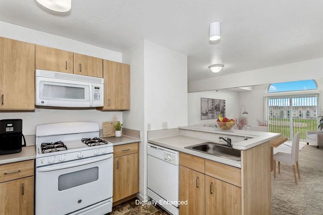 14102 Williamsburg Ct #14218C11, Bellevue, NE 68123