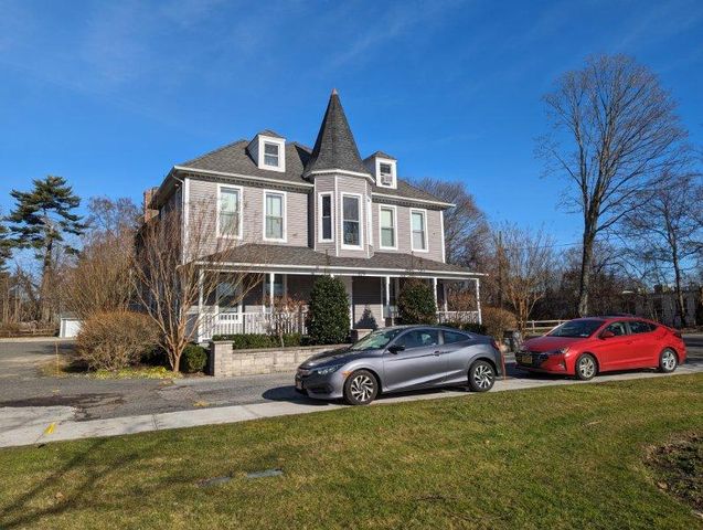829 Suffolk Ave  #4, Brentwood, NY 11717