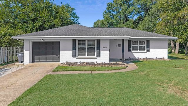 2202 E  Iowa St, Evansville, IN 47711