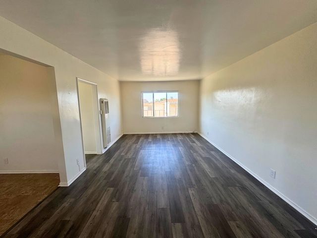 10201 Woodworth Ave #7, Inglewood, CA 90303