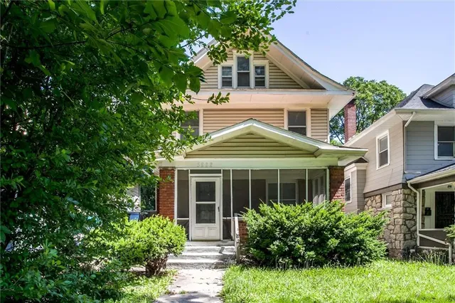 3222 E  28th St, Kansas City, MO 64128
