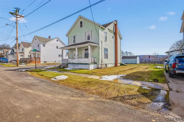 318 Olinger St, Meyersdale, PA 15552