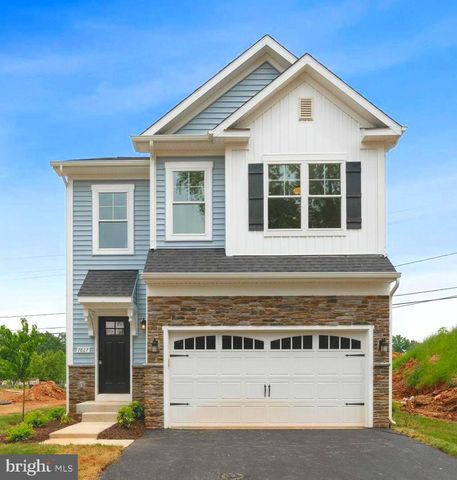 7713 Woodlawn Ave, Pasadena, MD 21122
