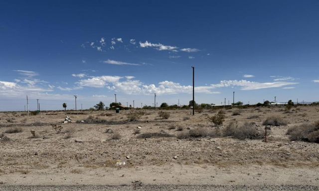 2484 Shore Isle Ave, Thermal, CA 92274