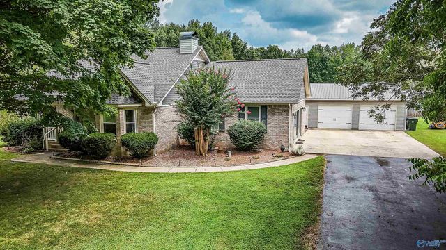 1119 Carter Grove Rd, Hazel Green, AL 35750