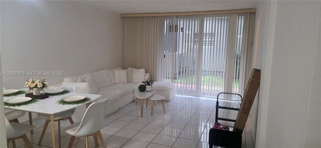 10000 NW 80th Ct #2149, Hialeah Gardens, FL 33016