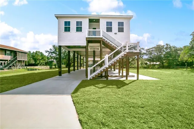 37 Good Dr, Bay Saint Louis, MS 39520