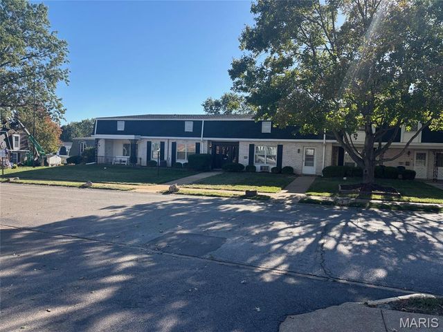 824 Dumont Pl #C, Saint Louis, MO 63125