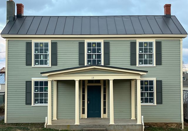 15 Academy St, Berryville, VA 22611