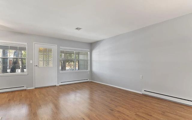 828C Balmoral Ct, Lakewood, NJ 08701