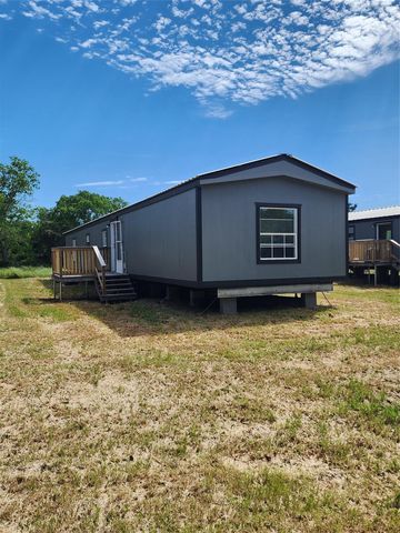 324 8th St, Normangee, TX 77871