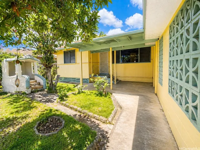 94-160 Awaia St, Waipahu, HI 96797
